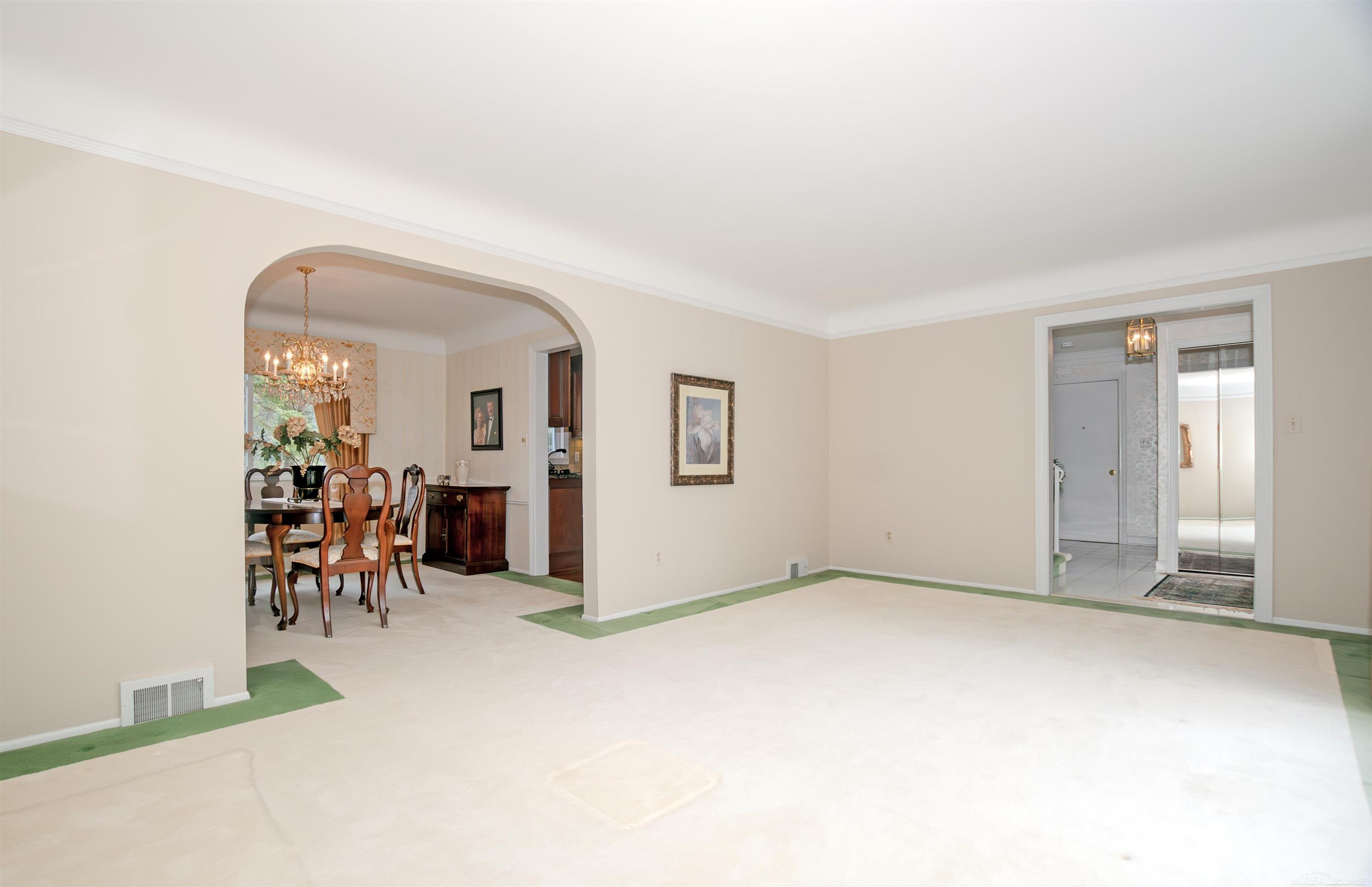 1010 Canterbury Road Grosse Pointe Woods, MI 48236 - Photo 9 of 65