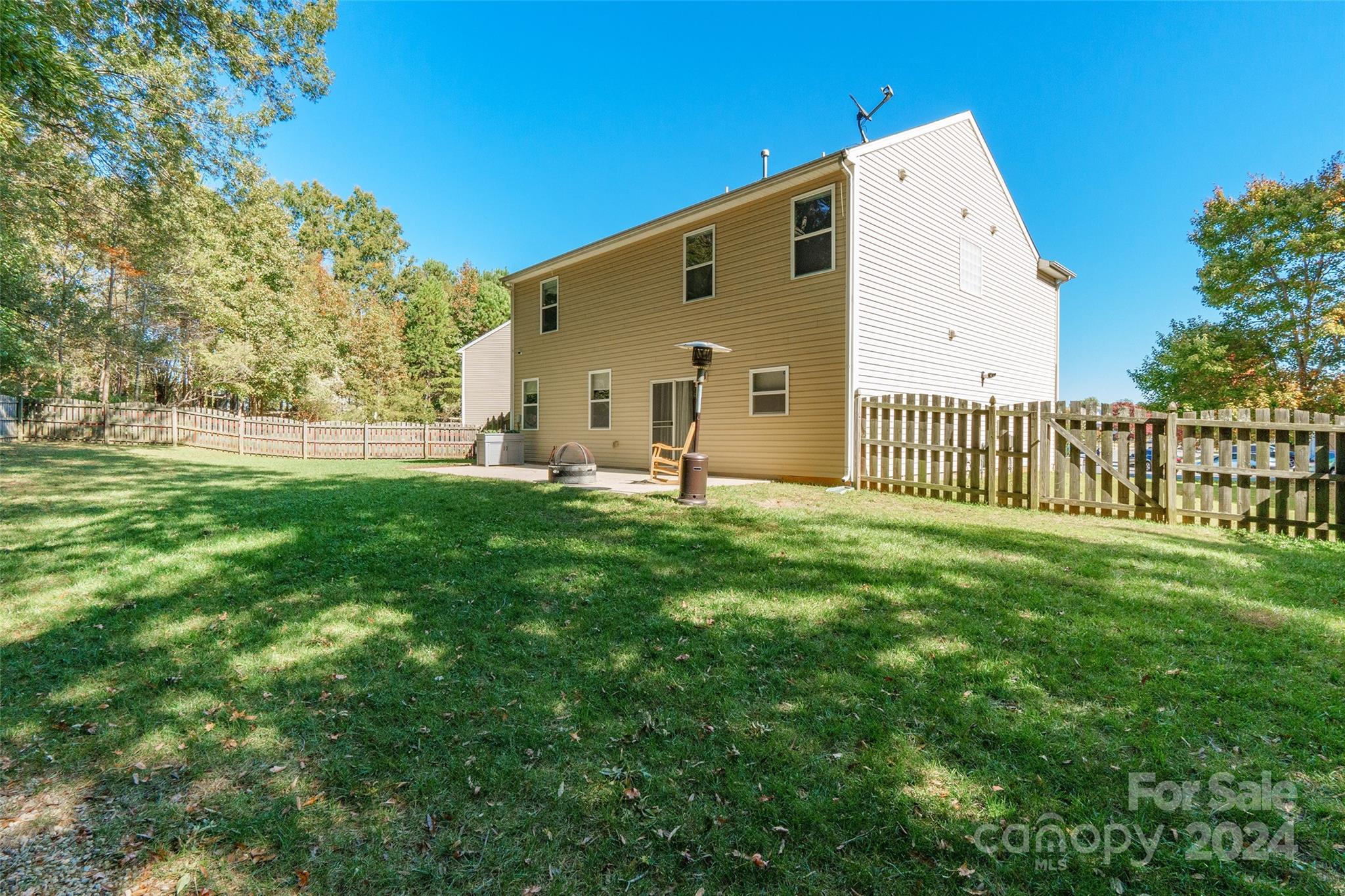 2901 Liddington Road Matthews, NC 28105 - Photo 33 of 37 a view of a house with backyard