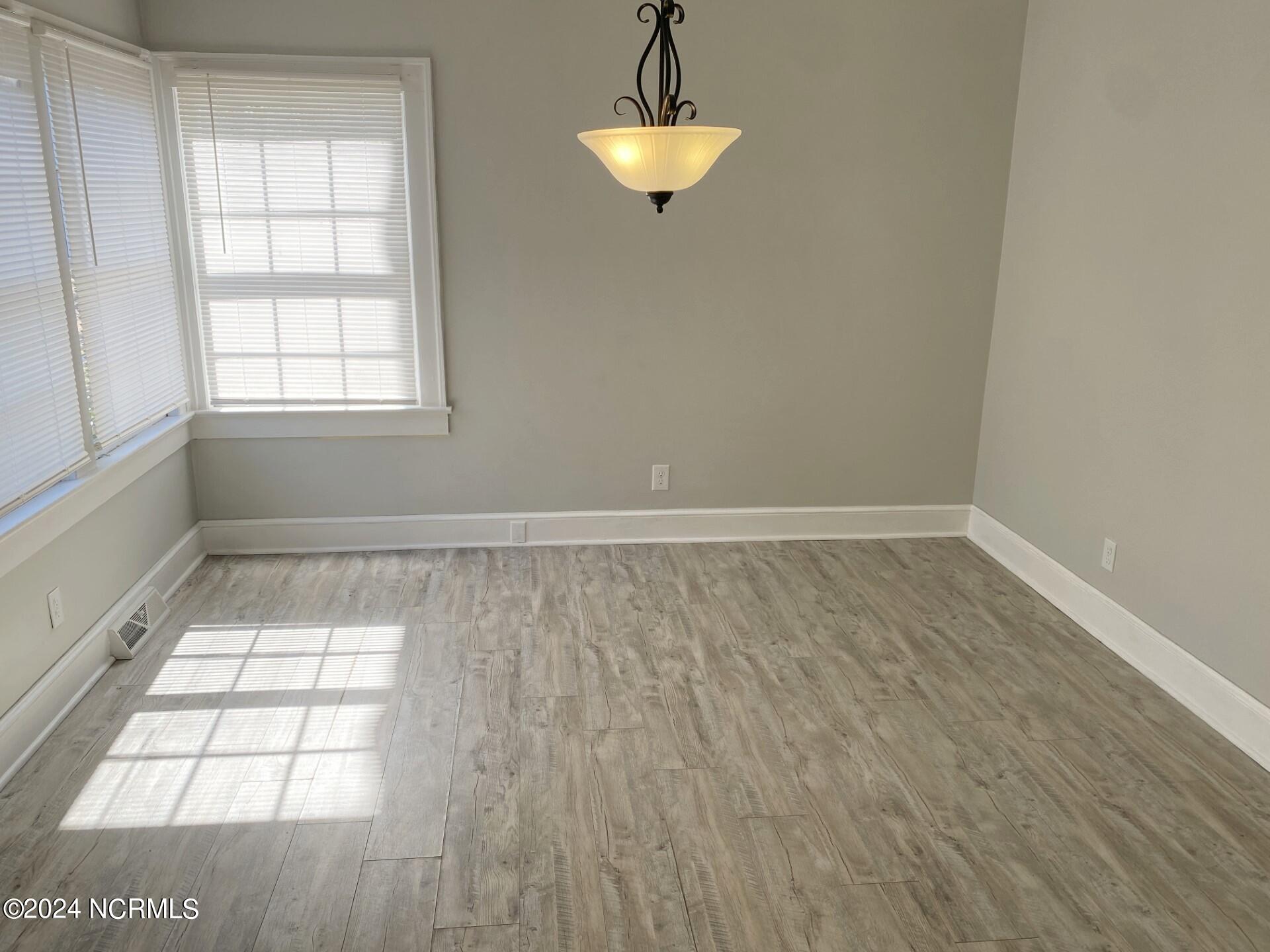 1306 North Respess Street Washington, NC 27889 - Photo 13 of 18 1306 N Respess - dining room