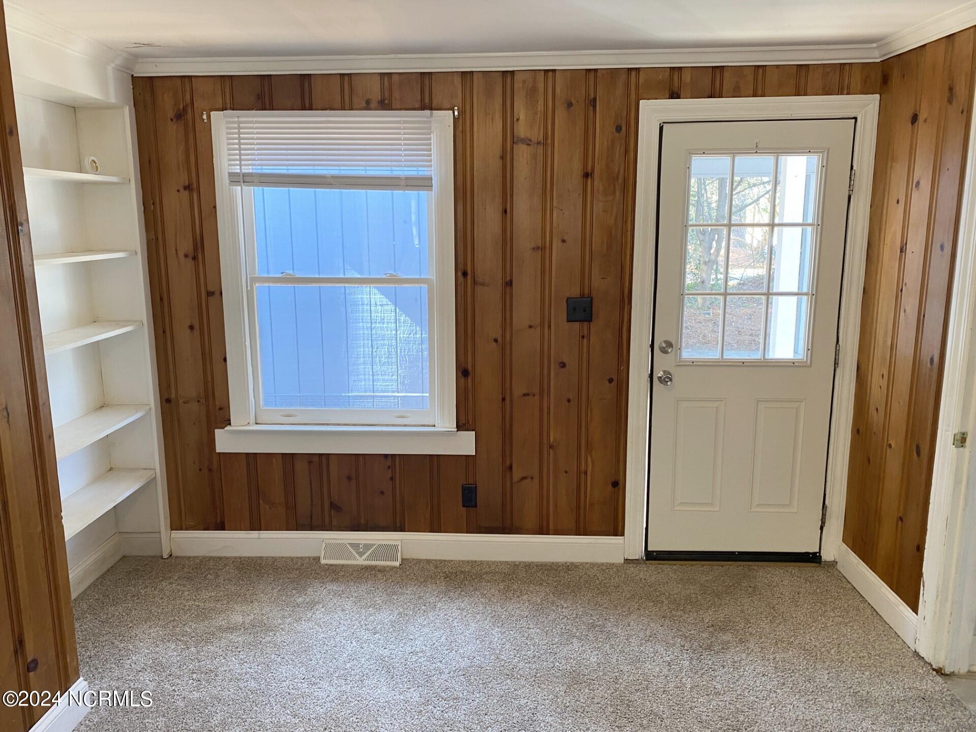 1306 North Respess Street Washington, NC 27889 - Photo 9 of 18 1306 N Respess - family room 2