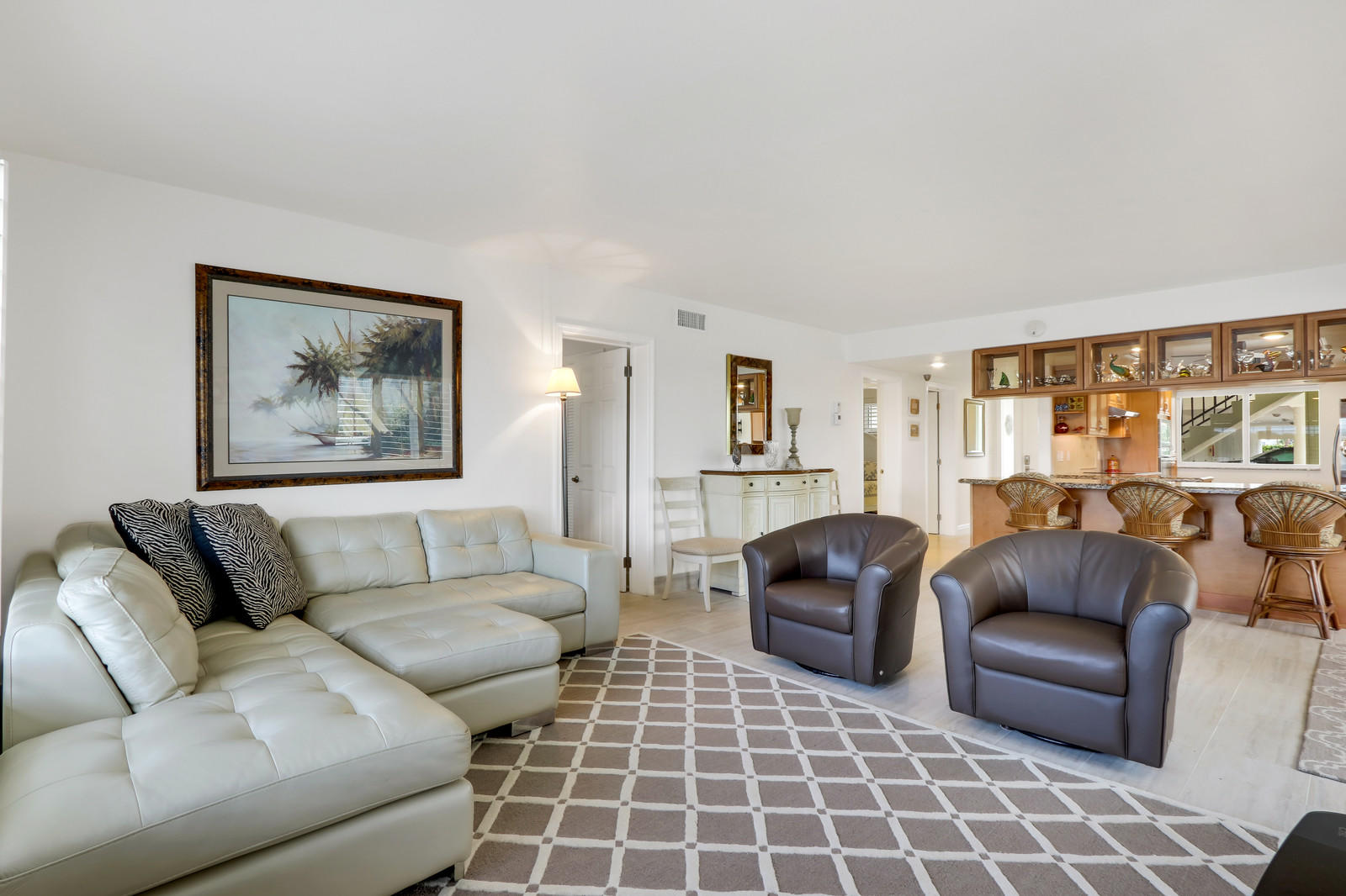 325 South Beach Road, Unit 110 Tequesta, FL 33469 - Photo 5 of 27 Living Room