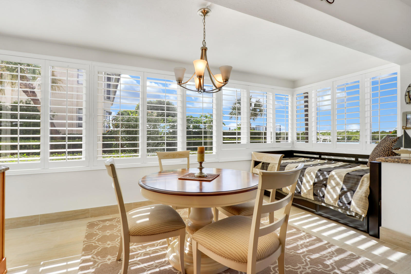325 South Beach Road, Unit 110 Tequesta, FL 33469 - Photo 6 of 27 Dining room