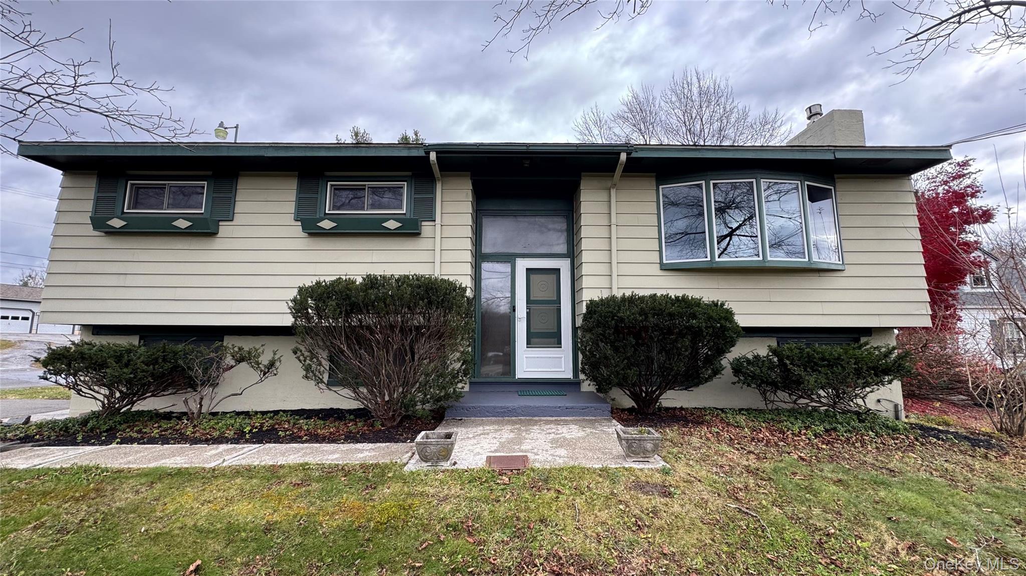 107 Noxon Road Poughkeepsie, NY 12603 - Photo 2 of 38