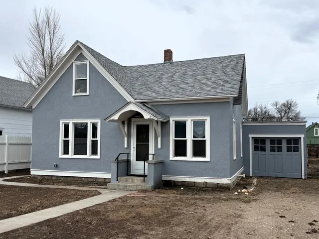 $209,900 | 807 11th Street, Wheatland, WY 82201