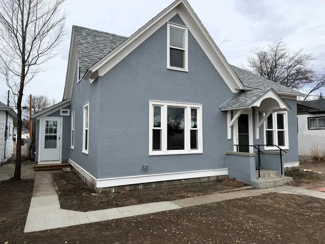$209,900 | 807 11th Street, Wheatland, WY 82201