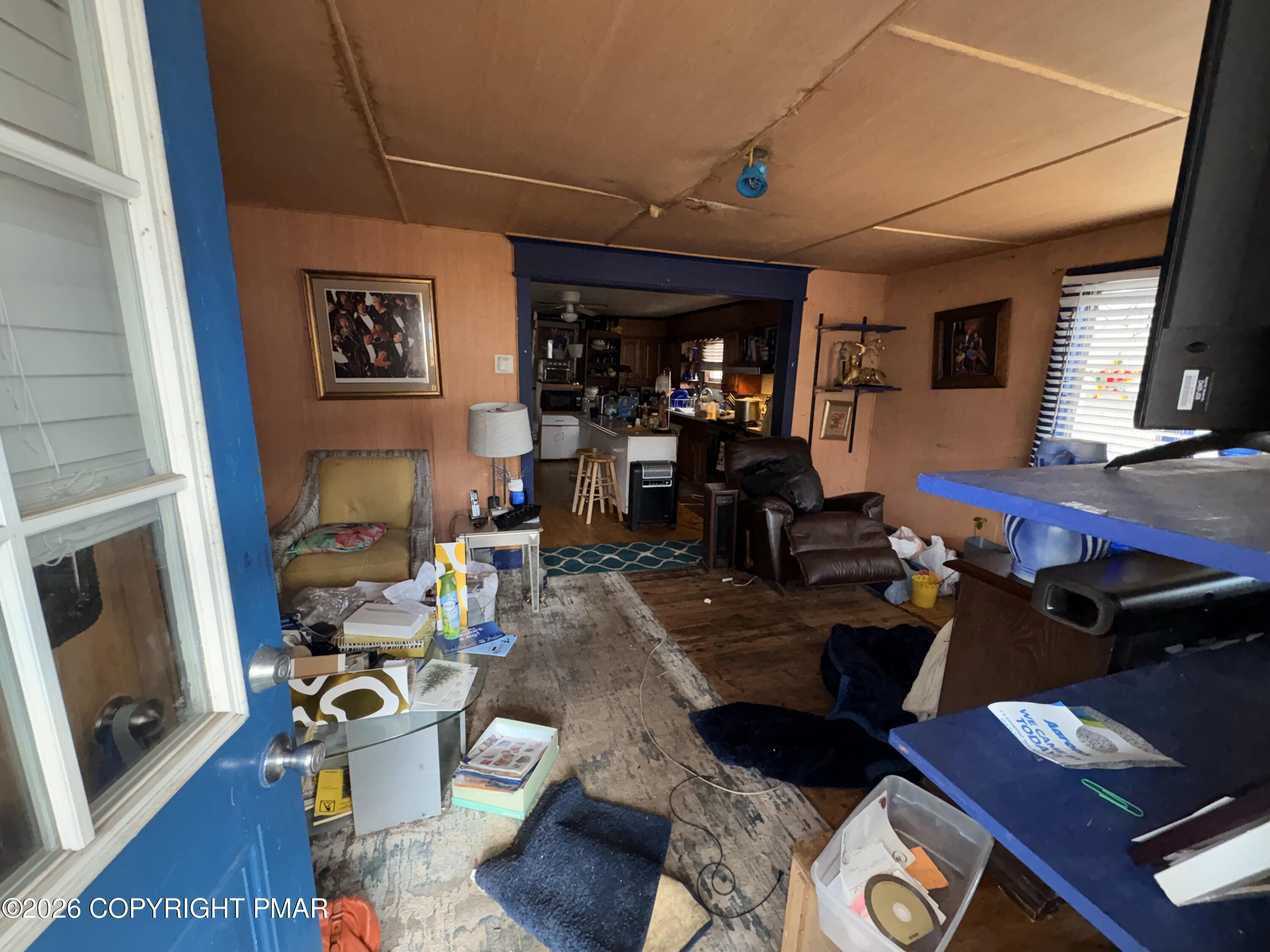 215 Doney Run Weatherly, PA 18255 - Photo 3 of 13 Living Room