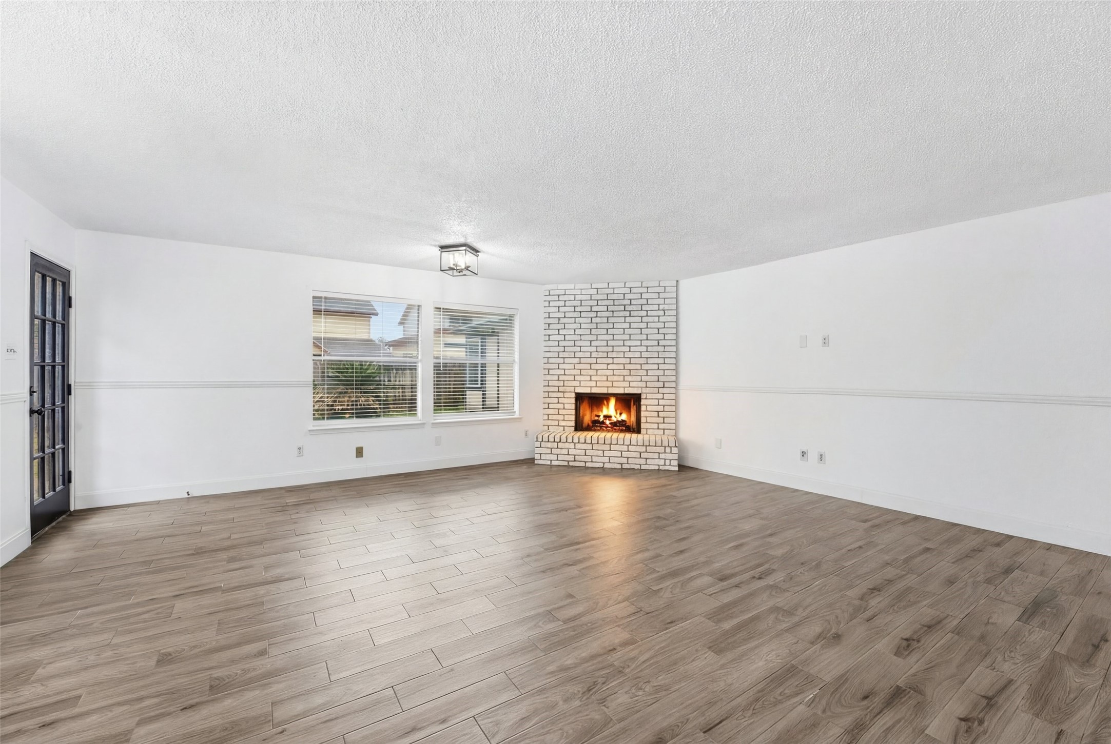 1054 Somercotes Lane Channelview, TX 77530 - Photo 17 of 28 Living area