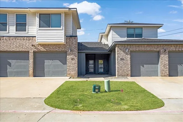 $1,942 | 3060 West Crawford Street, Unit 601, Denison, TX 75020