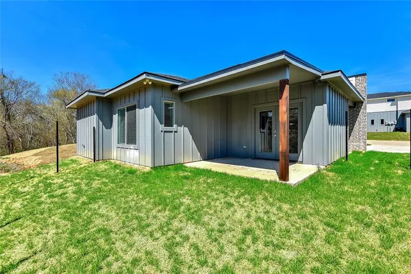 $1,942 | 3060 West Crawford Street, Unit 601, Denison, TX 75020