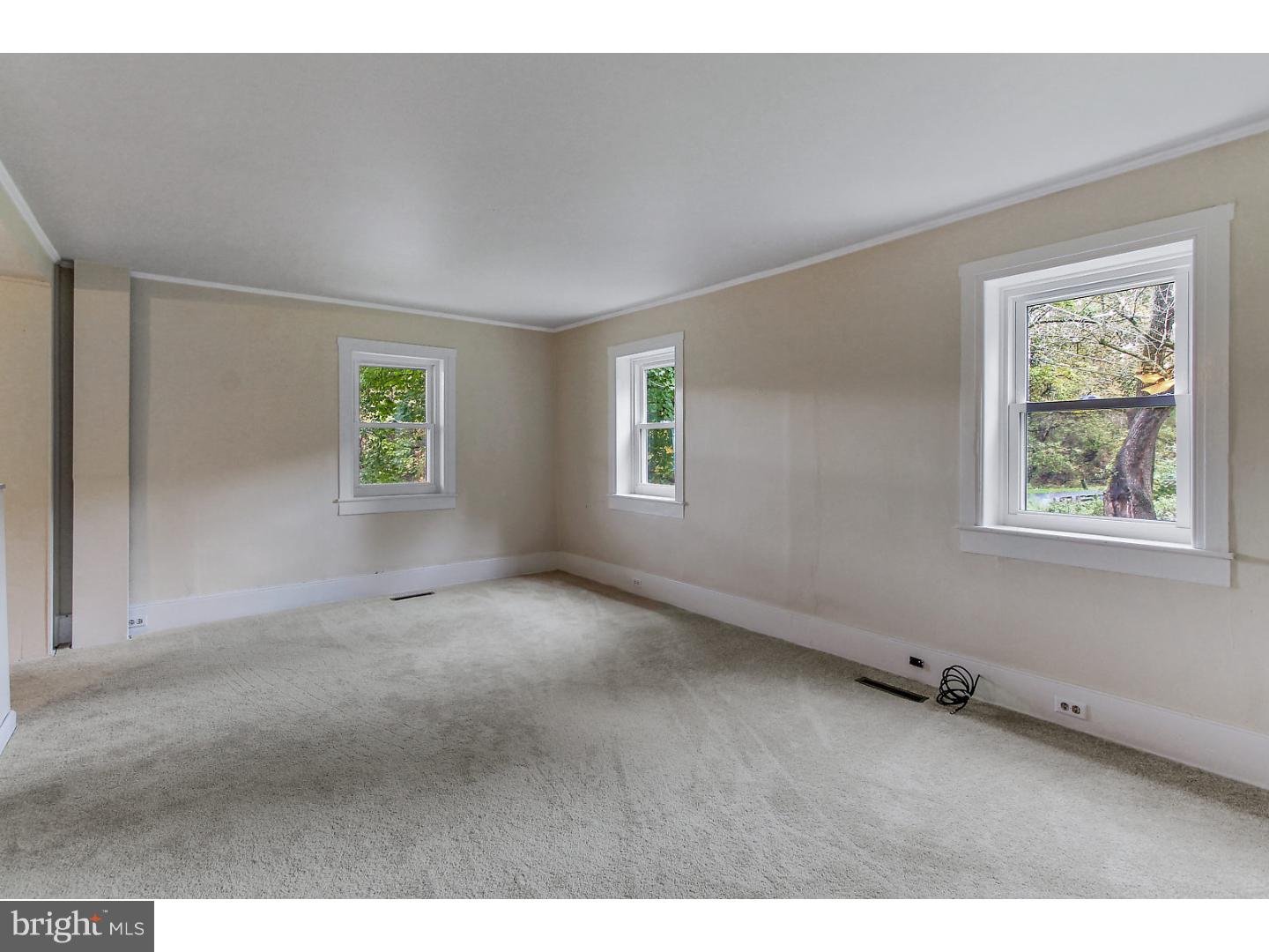 418 Crystal Rock Road Temple, PA 19560 - Photo 5 of 22