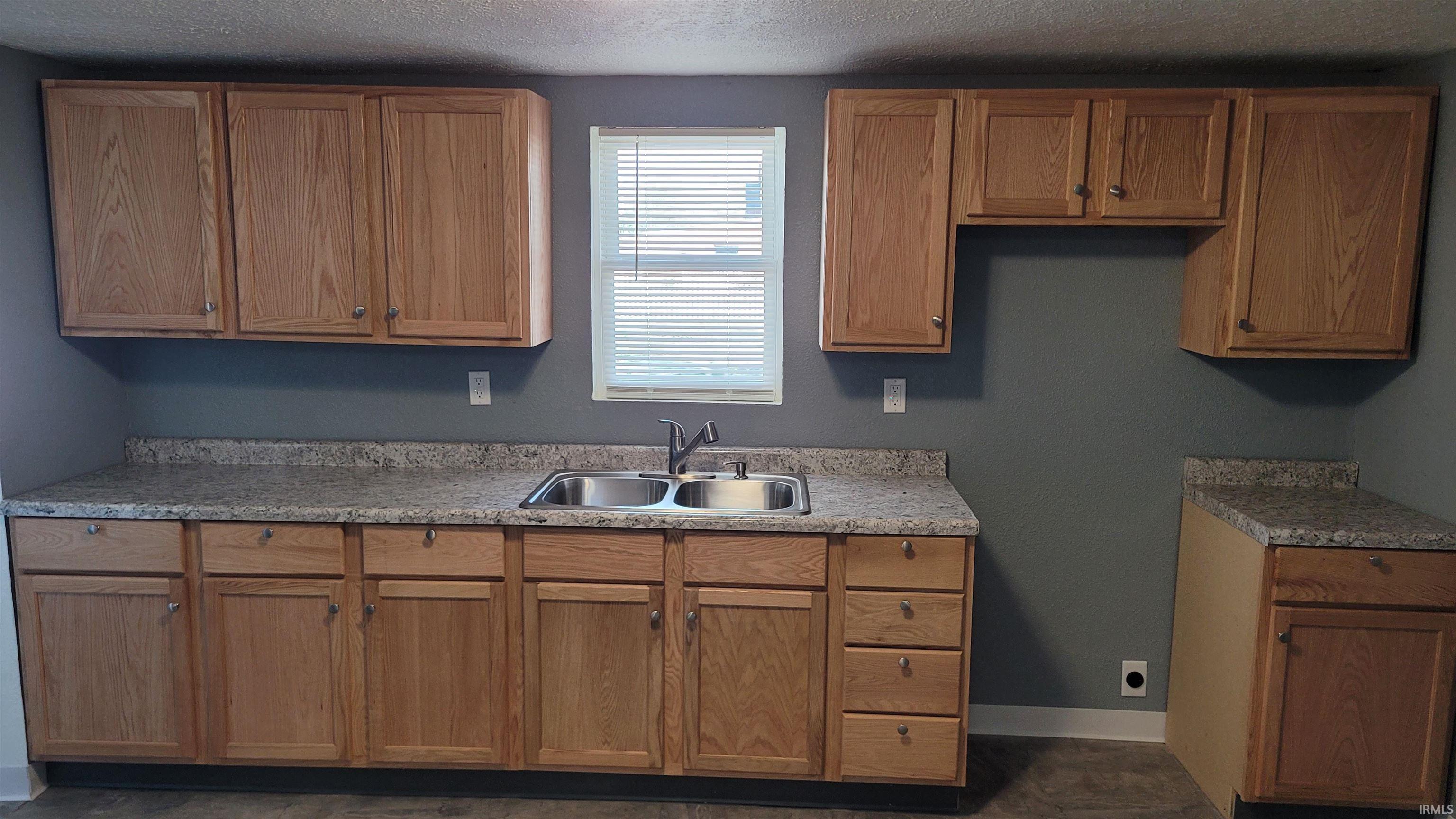 208 West Jay Street Dunkirk, IN 47336 - Photo 6 of 22