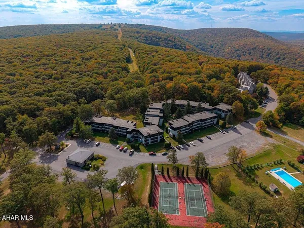 $139,900 | 107 East Valley Point Lane, Unit 1106 EXPRESSWAY, Claysburg, PA 16625