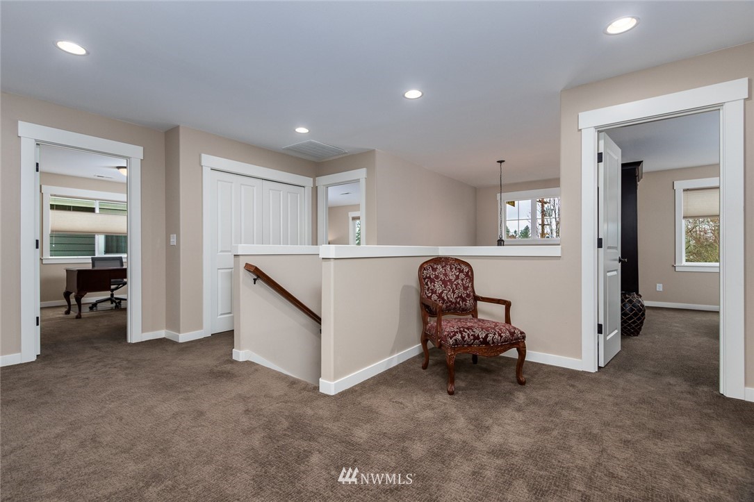 4925 Northeast 8th Street Renton, WA 98059 - Photo 14 of 26
