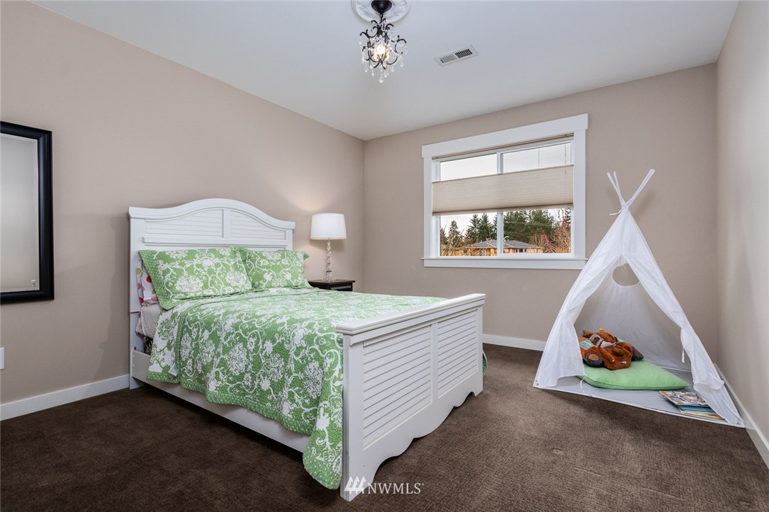 4925 Northeast 8th Street Renton, WA 98059 - Photo 17 of 26