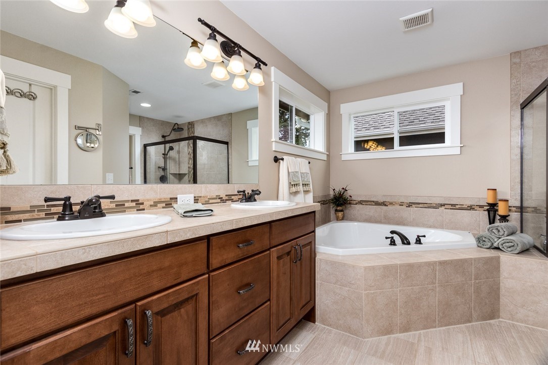 4925 Northeast 8th Street Renton, WA 98059 - Photo 19 of 26