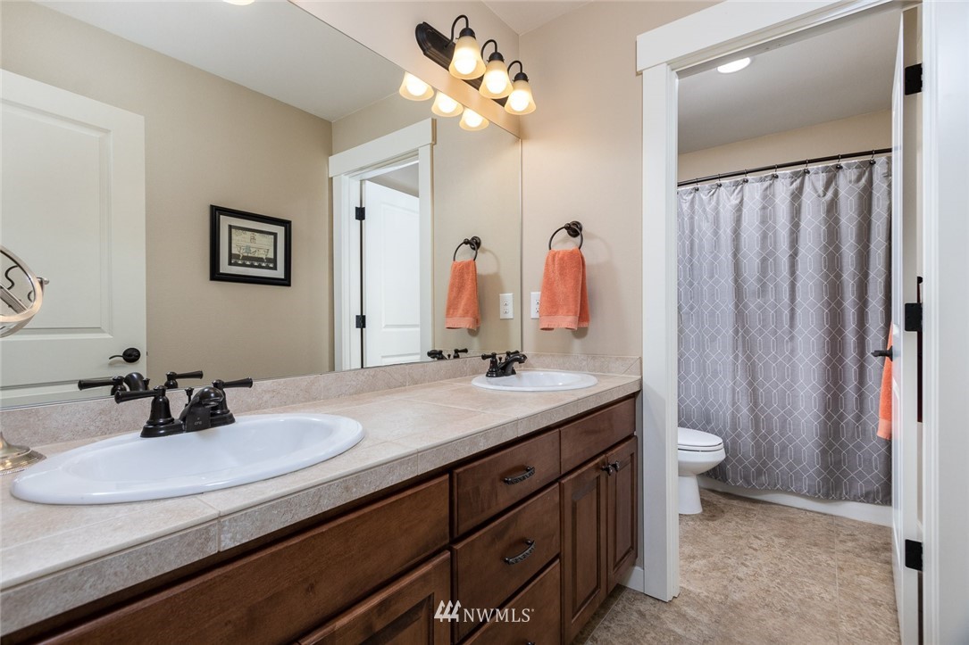 4925 Northeast 8th Street Renton, WA 98059 - Photo 21 of 26