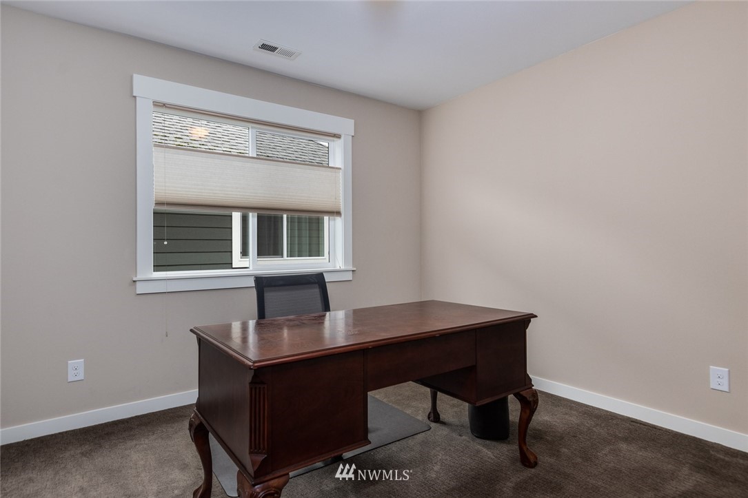 4925 Northeast 8th Street Renton, WA 98059 - Photo 22 of 26