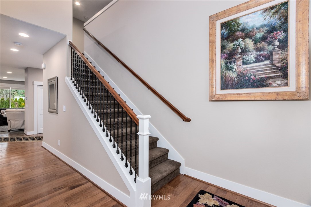 4925 Northeast 8th Street Renton, WA 98059 - Photo 4 of 26
