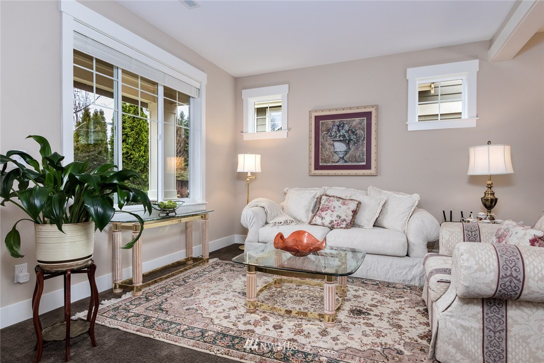 4925 Northeast 8th Street Renton, WA 98059 - Photo 5 of 26