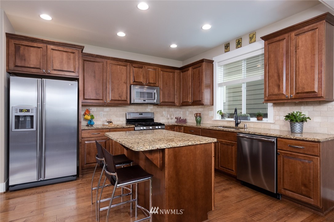 4925 Northeast 8th Street Renton, WA 98059 - Photo 8 of 26