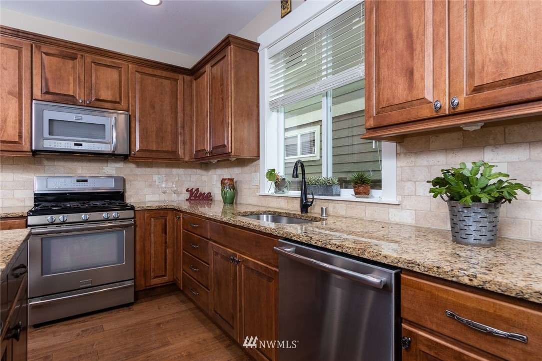 4925 Northeast 8th Street Renton, WA 98059 - Photo 9 of 26