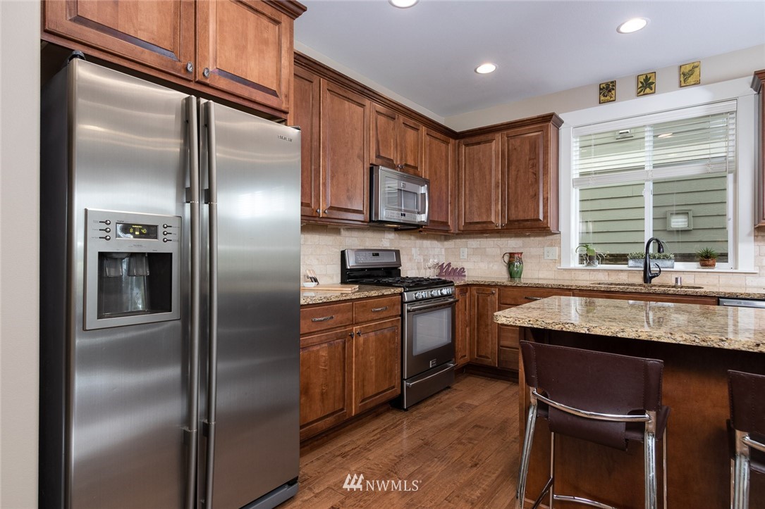 4925 Northeast 8th Street Renton, WA 98059 - Photo 10 of 26
