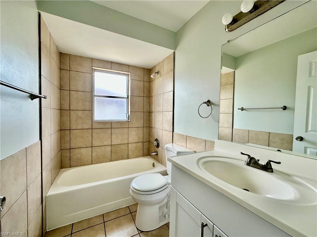 7433 Pebble Beach Road Fort Myers, FL 33967 - Photo 10 of 15 2nd Bathroom