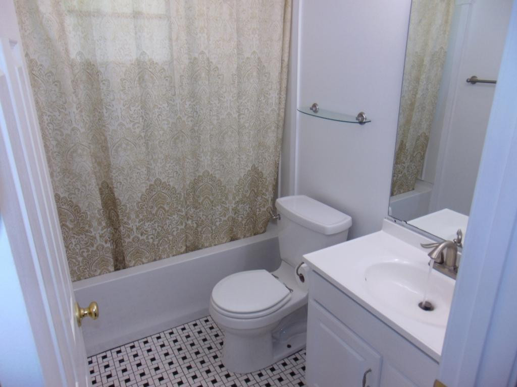 970 Hill Road Blountville, TN 37617 - Photo 15 of 36 Full bath