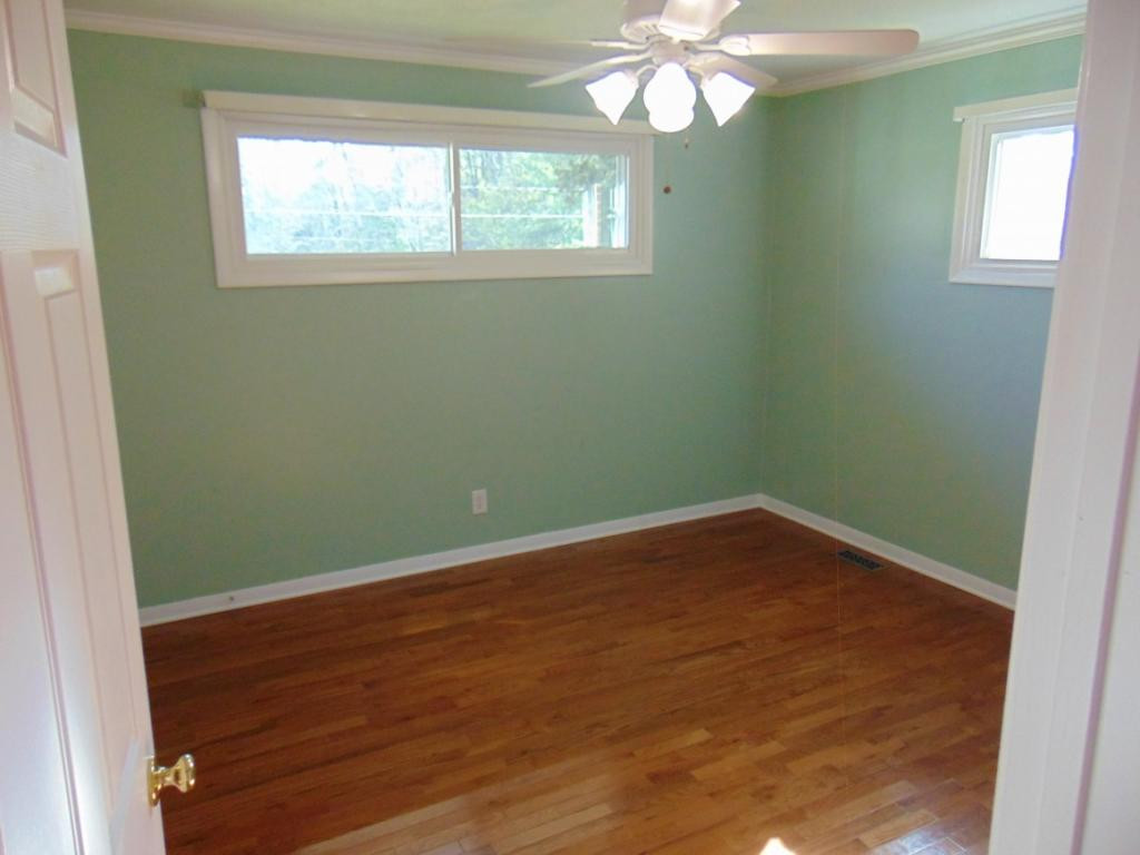 970 Hill Road Blountville, TN 37617 - Photo 20 of 36 Master Bed