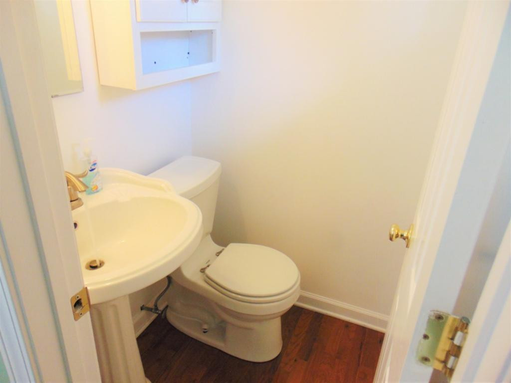 970 Hill Road Blountville, TN 37617 - Photo 22 of 36 Master half bath