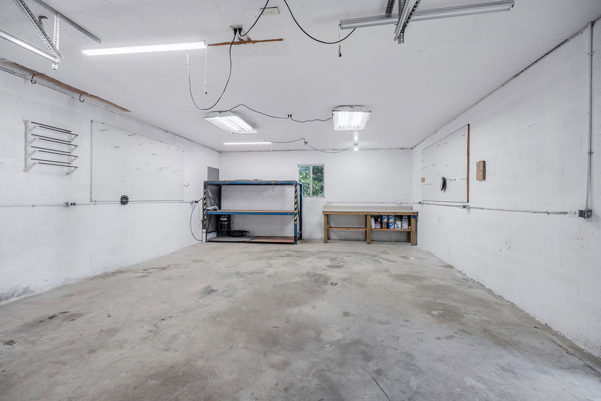 220 Higginbotham Road McMinnville, TN 37110 - Photo 14 of 21 a view of a storage & utility room