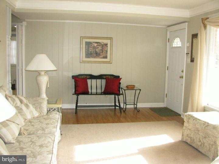 9 Croyden Road Newark, DE 19702 - Photo 3 of 25 Living Room