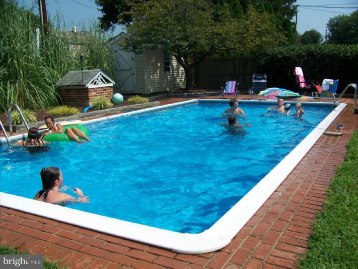 9 Croyden Road Newark, DE 19702 - Photo 24 of 25 Pool