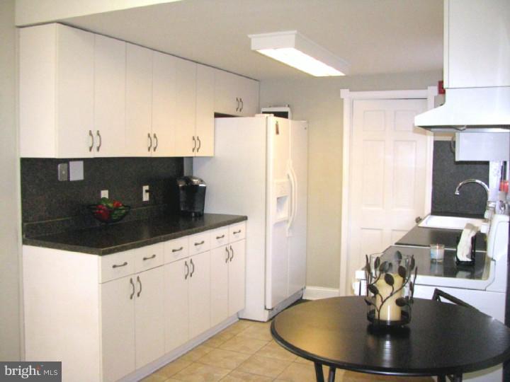 9 Croyden Road Newark, DE 19702 - Photo 5 of 25 Kitchen