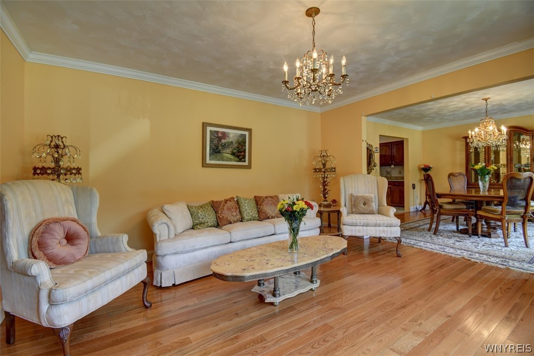 1835 North Forest Road Amherst, NY 14221 - Photo 5 of 33
