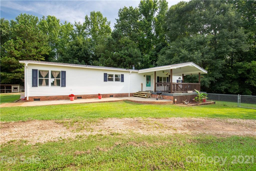 1611 Sandy Hill Road York, SC 29745 - Photo 4 of 34 Gallery Image 4