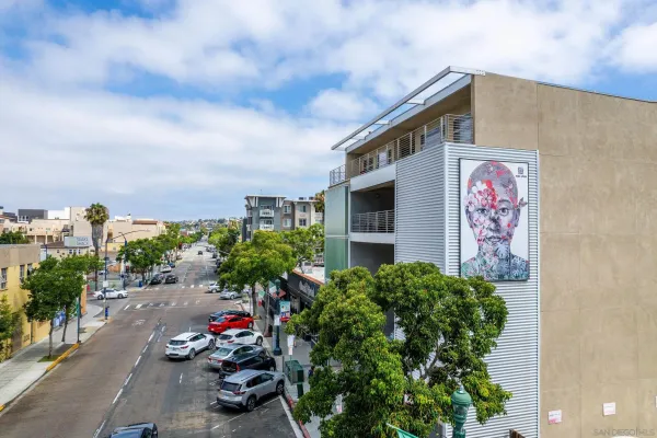 $2,995 | 1943 India Street, Unit 204, San Diego, CA 92101