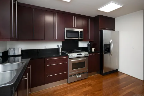 $2,995 | 1943 India Street, Unit 204, San Diego, CA 92101