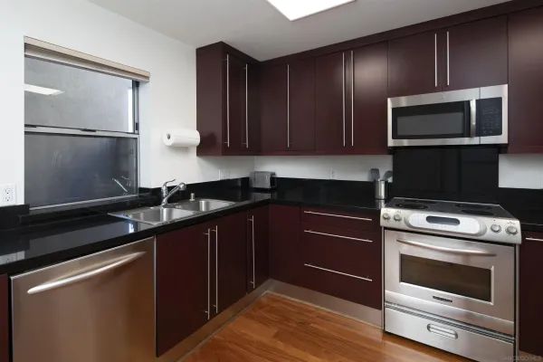 $2,995 | 1943 India Street, Unit 204, San Diego, CA 92101