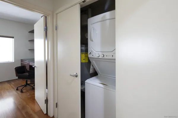 $2,995 | 1943 India Street, Unit 204, San Diego, CA 92101