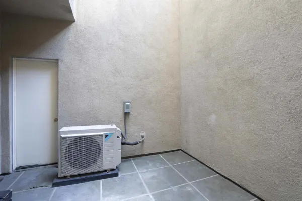 $2,995 | 1943 India Street, Unit 204, San Diego, CA 92101