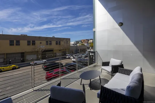 $2,995 | 1943 India Street, Unit 204, San Diego, CA 92101