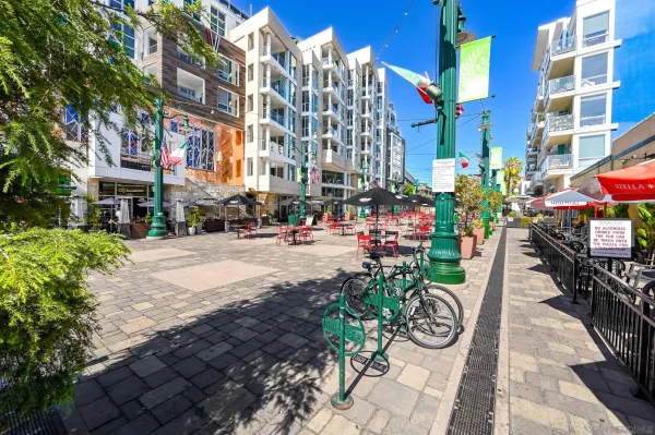 $2,995 | 1943 India Street, Unit 204, San Diego, CA 92101