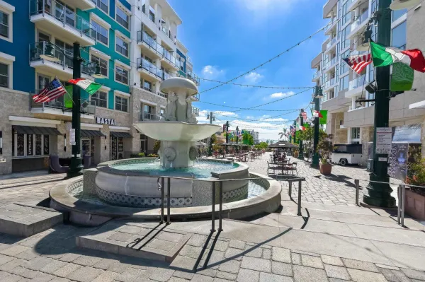 $2,995 | 1943 India Street, Unit 204, San Diego, CA 92101