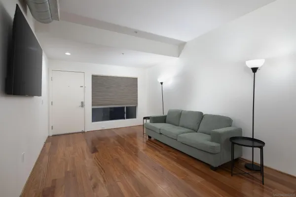 $2,995 | 1943 India Street, Unit 204, San Diego, CA 92101