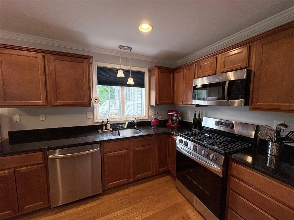 13 Apollo Avenue Billerica, MA 01821 - Photo 8 of 18