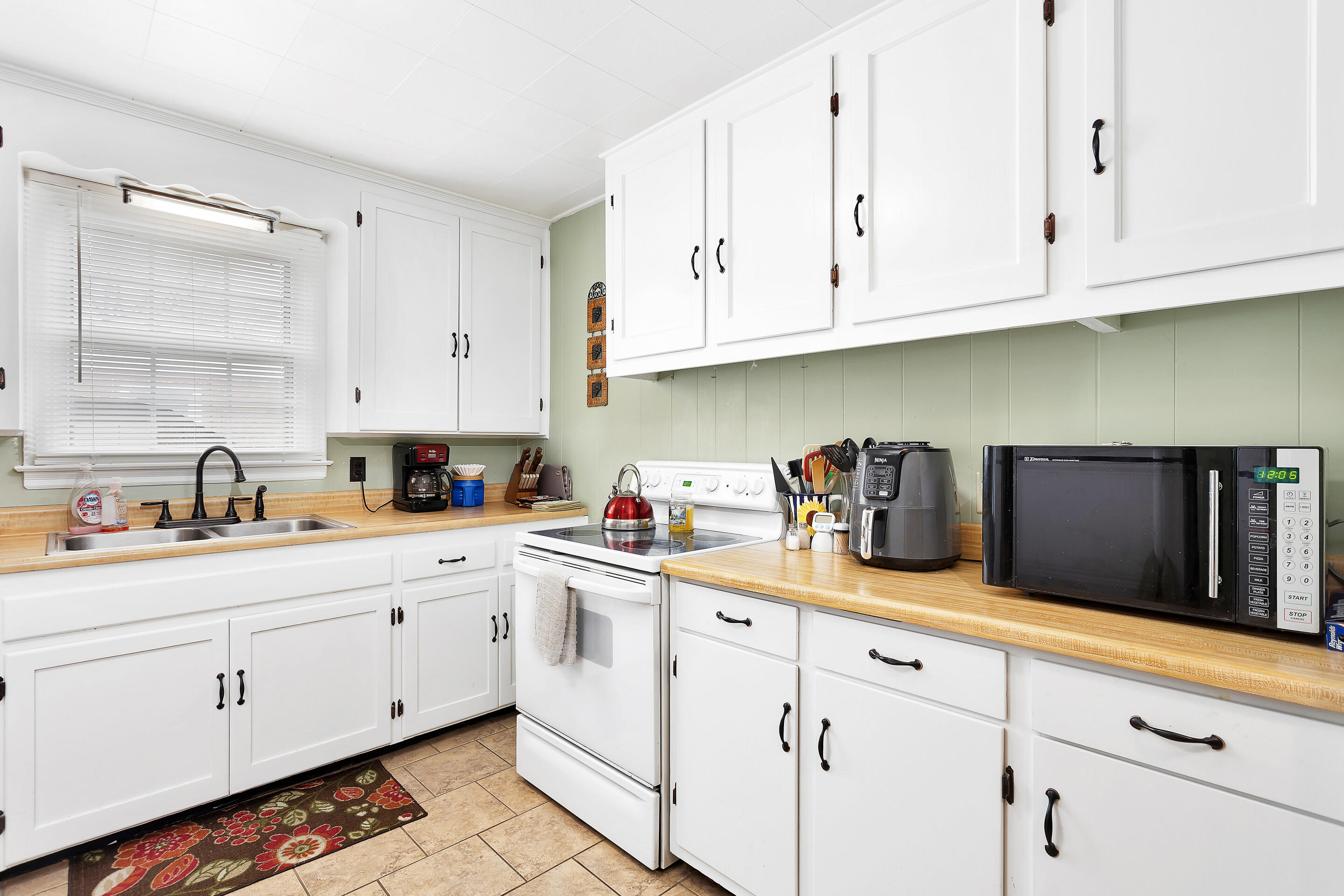 2040 Burma Road Salem, VA 24153 - Photo 19 of 31 Kitchen