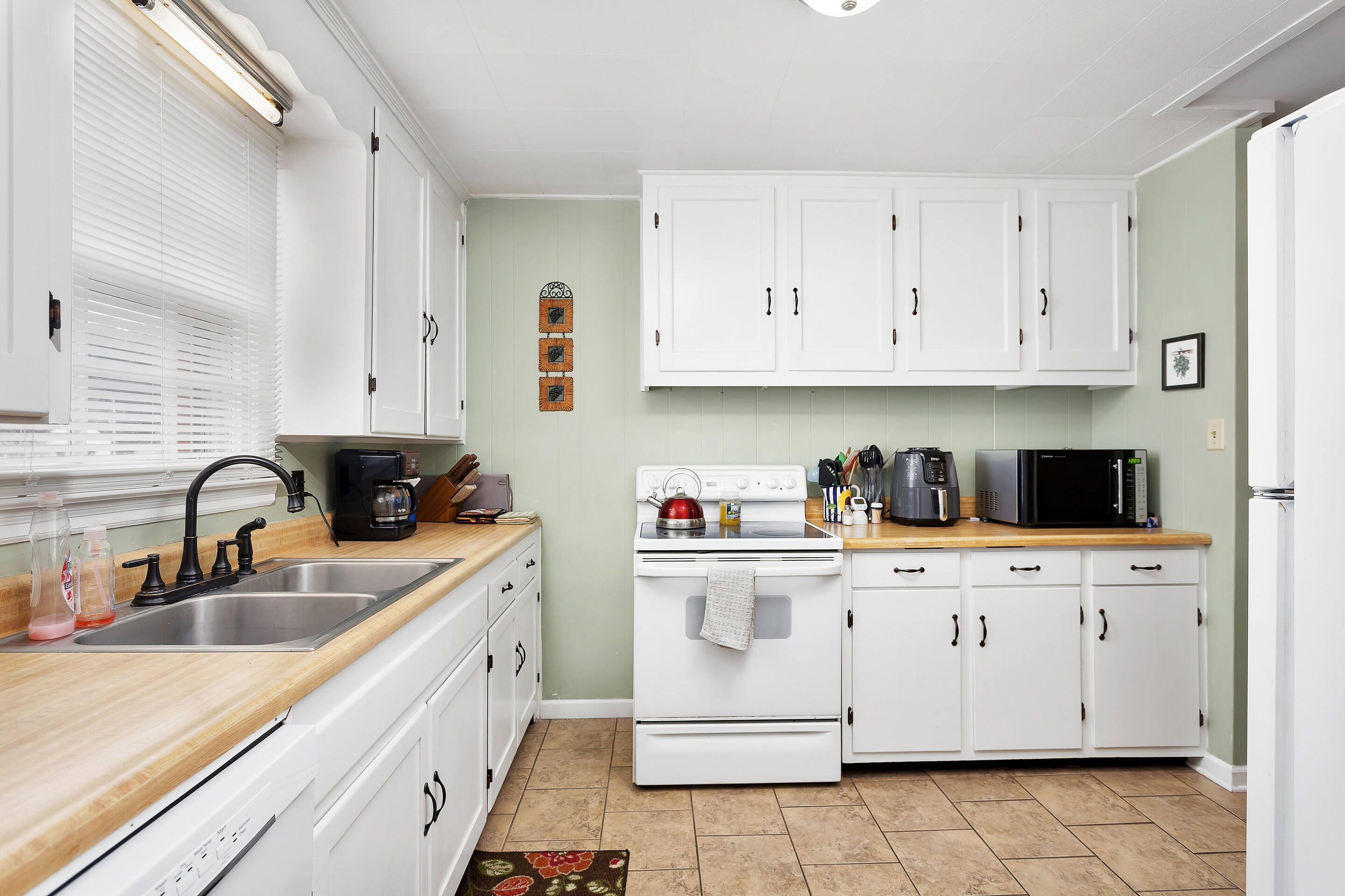 2040 Burma Road Salem, VA 24153 - Photo 20 of 31 Kitchen