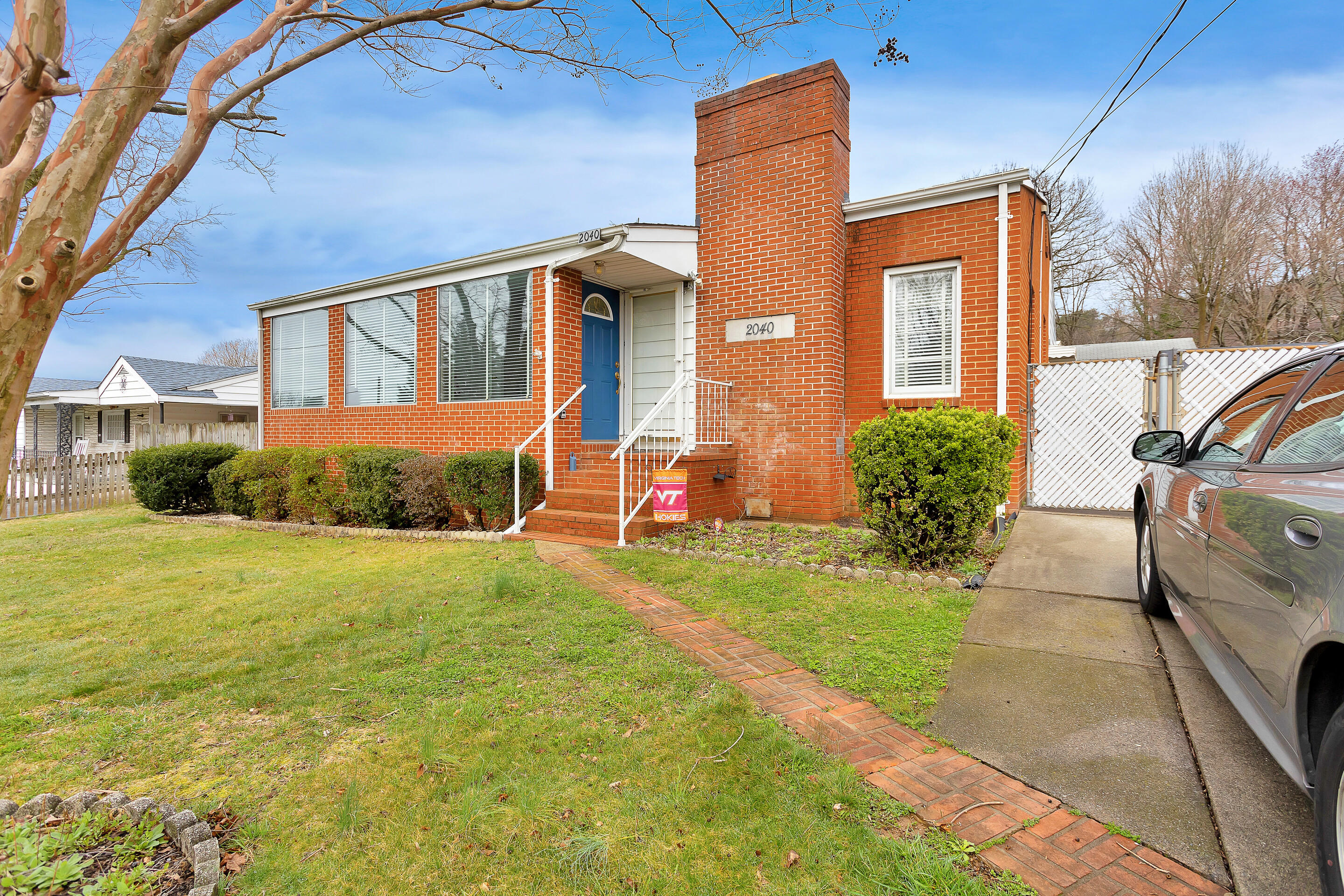 2040 Burma Road Salem, VA 24153 - Photo 3 of 31 4 Br/2 Ba