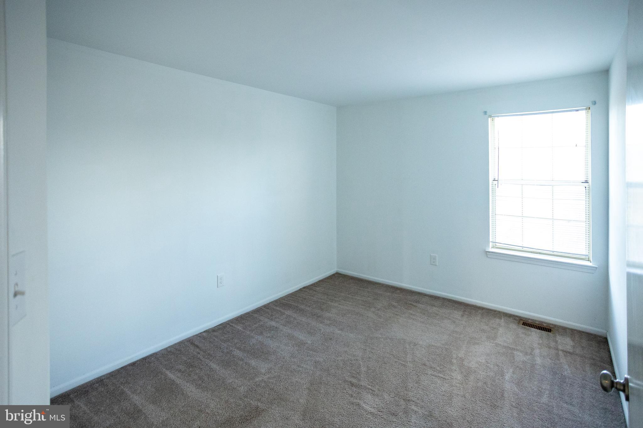 322 Kent Lane Perkasie, PA 18944 - Photo 24 of 36 an empty room with a window